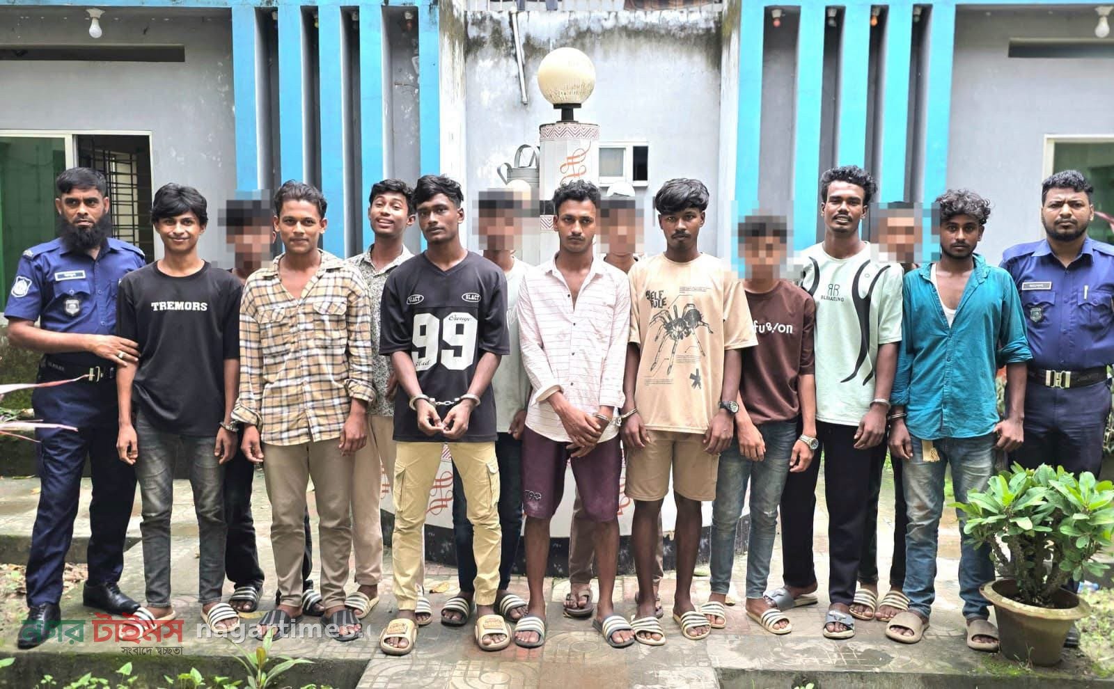 কুমিল্লার মুরাদনগরে সরকারবিরোধী মিছিলের প্রস্তুতির সময় নিষিদ্ধ সংগঠনের ১৩ নেতাকর্মী গ্রেপ্তার